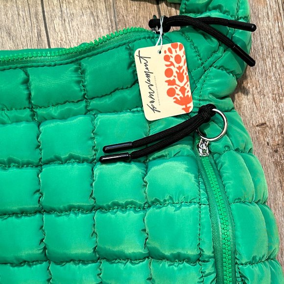 💚 Free People FP Movement Quilted Carryall Kelly Green - Factory Sealed - Picture 5 of 10